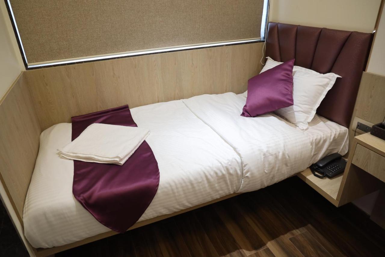 Vishal Hall Hotell Mumbai Eksteriør bilde