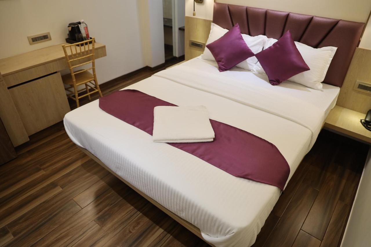 Vishal Hall Hotell Mumbai Eksteriør bilde