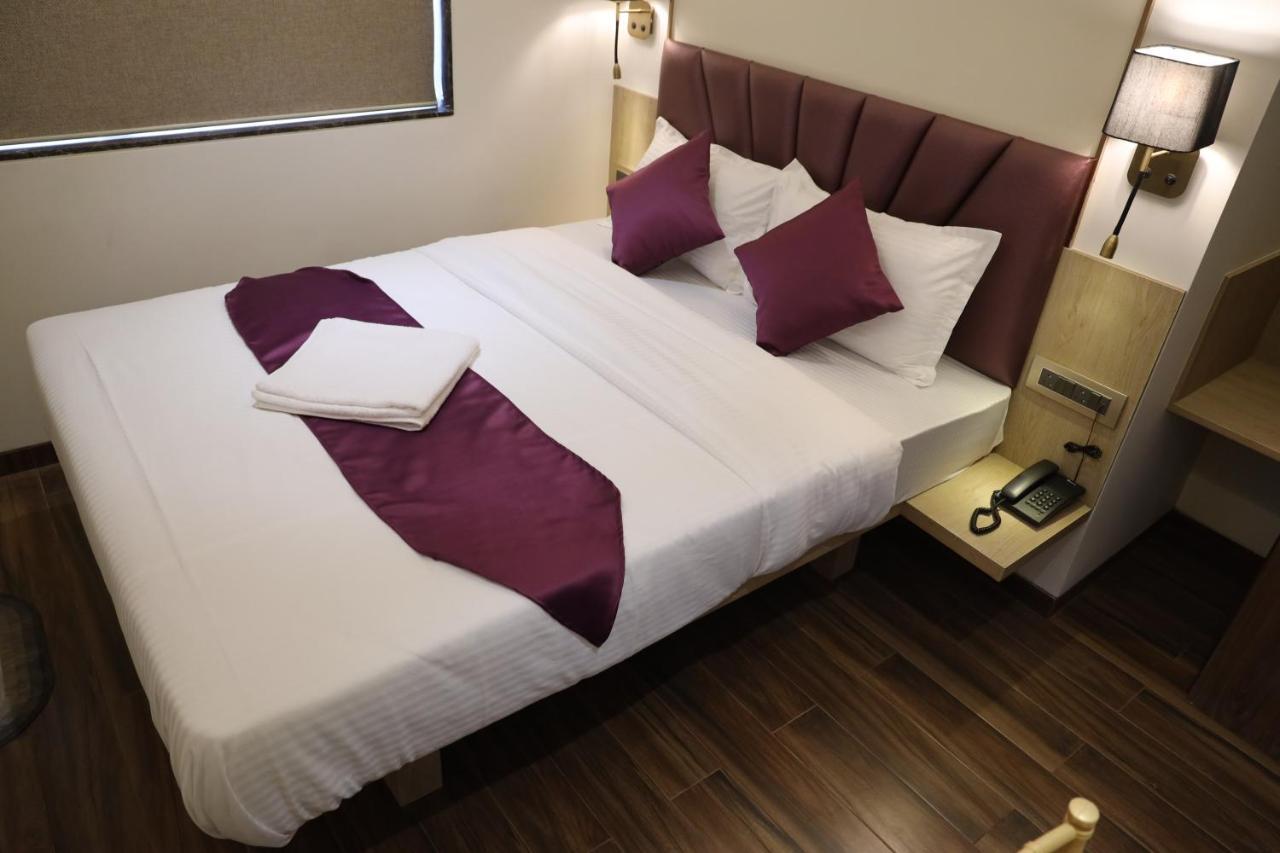 Vishal Hall Hotell Mumbai Eksteriør bilde