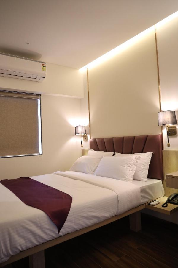 Vishal Hall Hotell Mumbai Eksteriør bilde