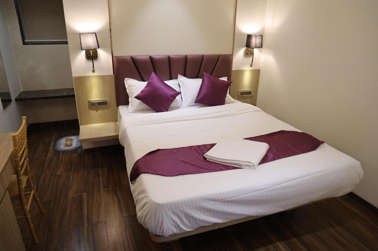 Vishal Hall Hotell Mumbai Eksteriør bilde