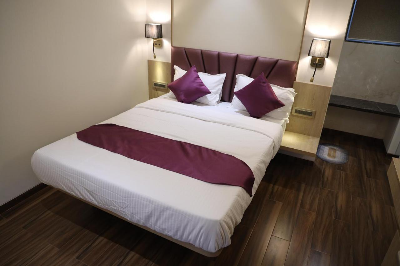 Vishal Hall Hotell Mumbai Eksteriør bilde