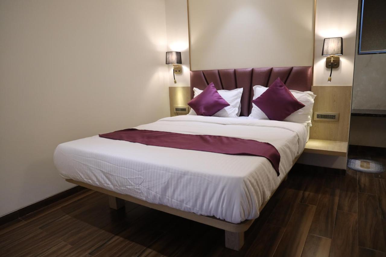 Vishal Hall Hotell Mumbai Eksteriør bilde