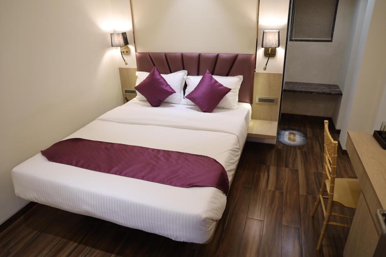 Vishal Hall Hotell Mumbai Eksteriør bilde