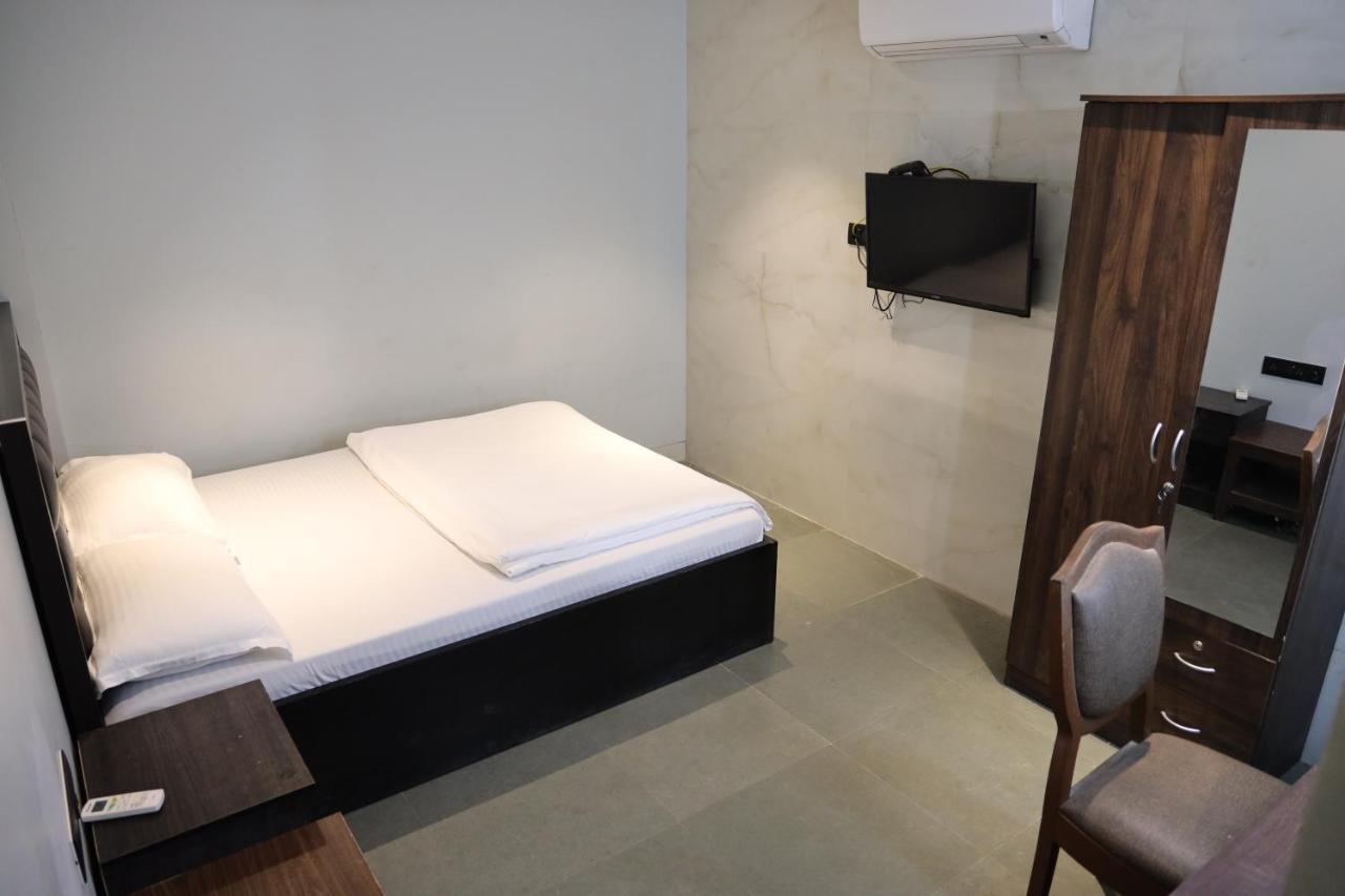 Vishal Hall Hotell Mumbai Eksteriør bilde