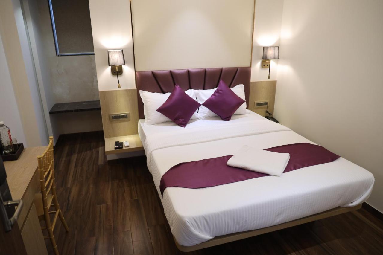 Vishal Hall Hotell Mumbai Eksteriør bilde