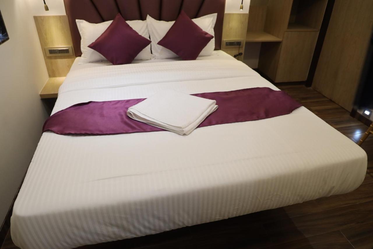 Vishal Hall Hotell Mumbai Eksteriør bilde