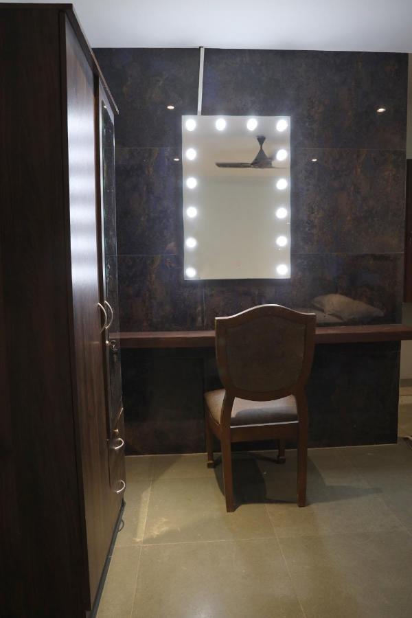Vishal Hall Hotell Mumbai Eksteriør bilde