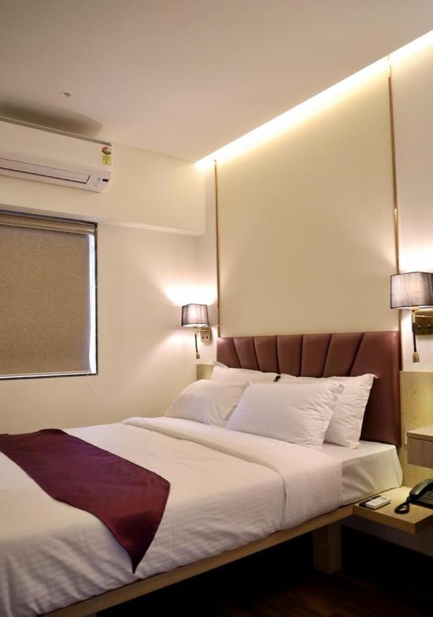 Vishal Hall Hotell Mumbai Eksteriør bilde