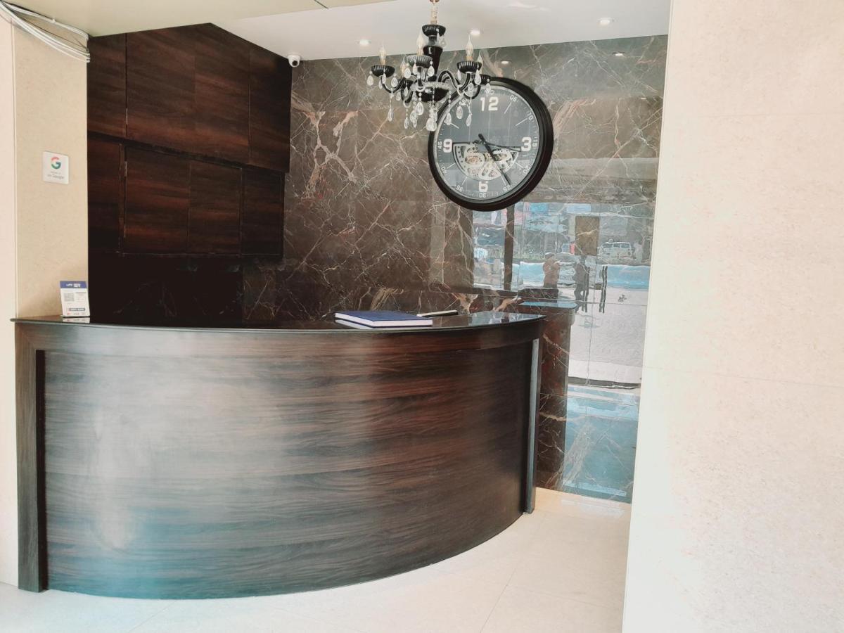 Vishal Hall Hotell Mumbai Eksteriør bilde