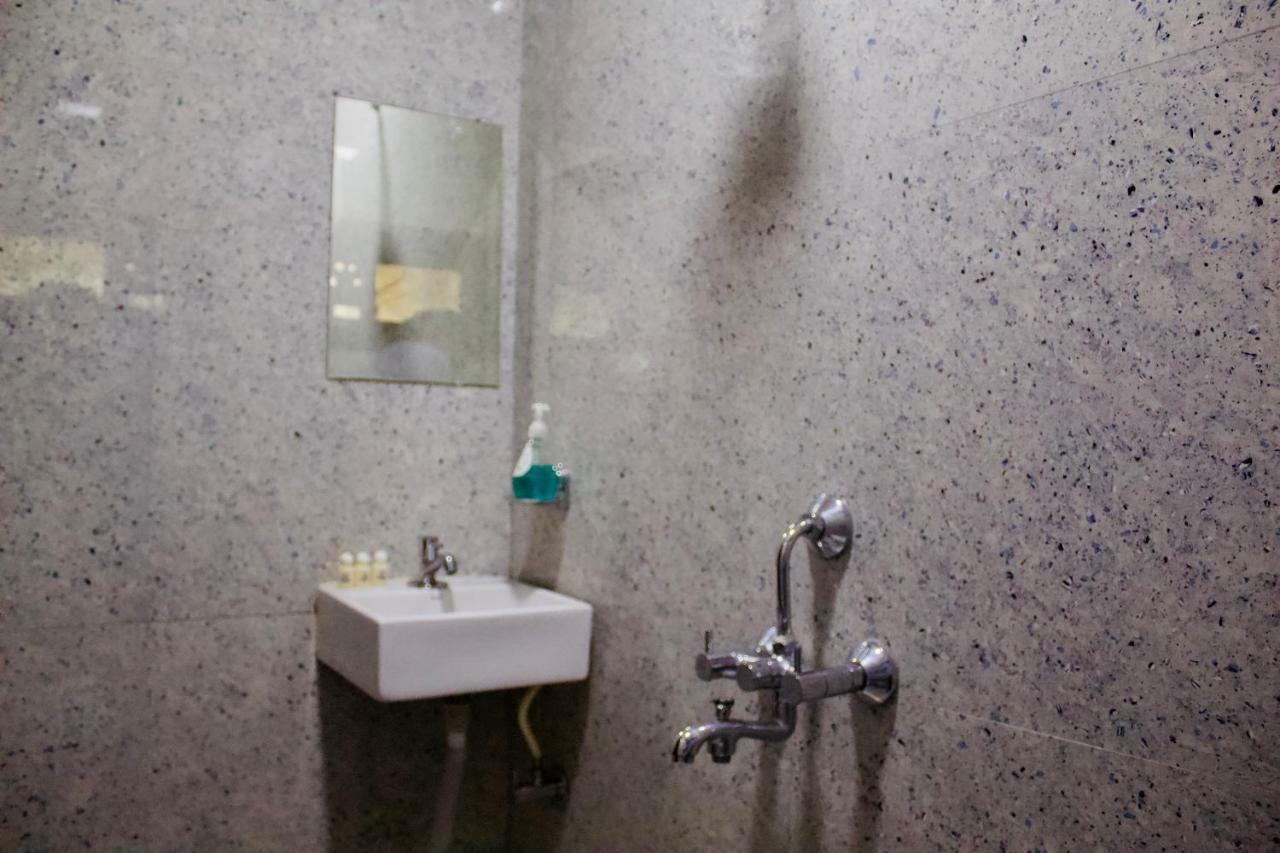 Vishal Hall Hotell Mumbai Eksteriør bilde